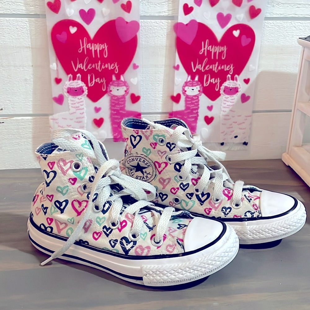High top Heart Converse sneakers